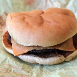 Чийзбургер от Mcdonalds не се разваля с години