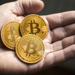 Измамната схема с биткойните