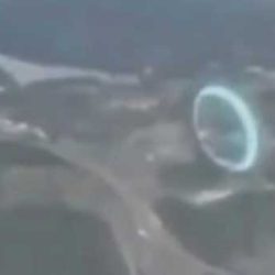 Пътници на самолет заснели на видео „портал в паралелен свят“