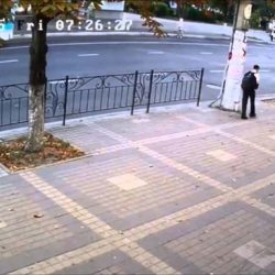 Има ли ангели-хранители? Камера за видеонаблюдение дава отговор